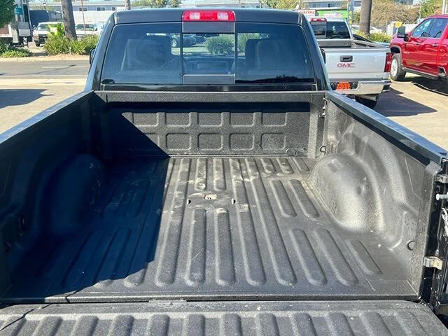 Used 2018 RAM 2500 Big Horn w/ Sport Appearance Group AWD/4WD image 10