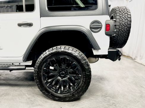 Used 2021 Jeep Wrangler Unlimited Rubicon w/ Dual Top Group image 14