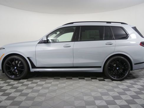 New 2027 BMW X7 xDrive40i w/ Executive Package AWD/4WD image 6