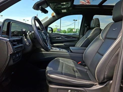 Used 2022 Cadillac Escalade ESV Sport w/ LPO, ONYX Package AWD/4WD image 13