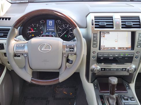 Used 2019 Lexus GX 460 Luxury AWD/4WD image 34