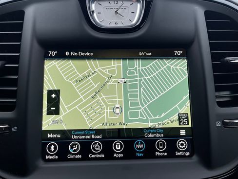 Used 2023 Chrysler 300 C image 21