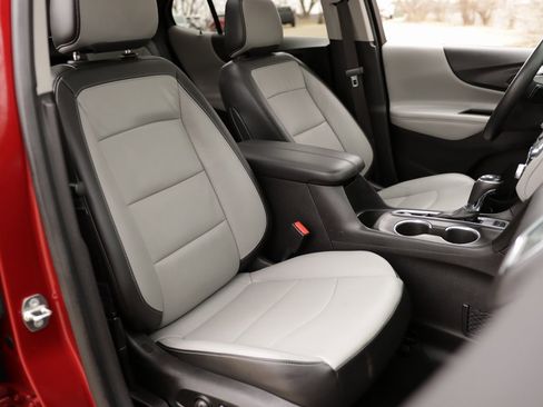 Used 2018 Chevrolet Equinox Premier image 34