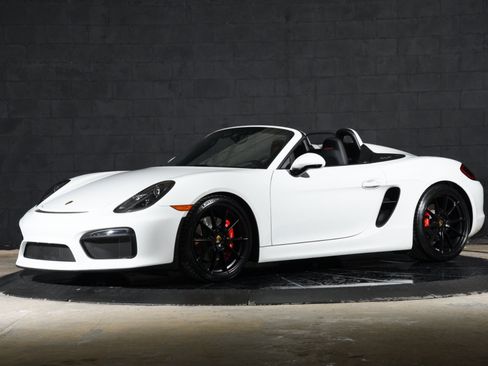 Used 2016 Porsche Boxster Spyder RWD image 12