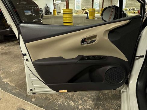 Certified 2016 Toyota Prius Four image 29