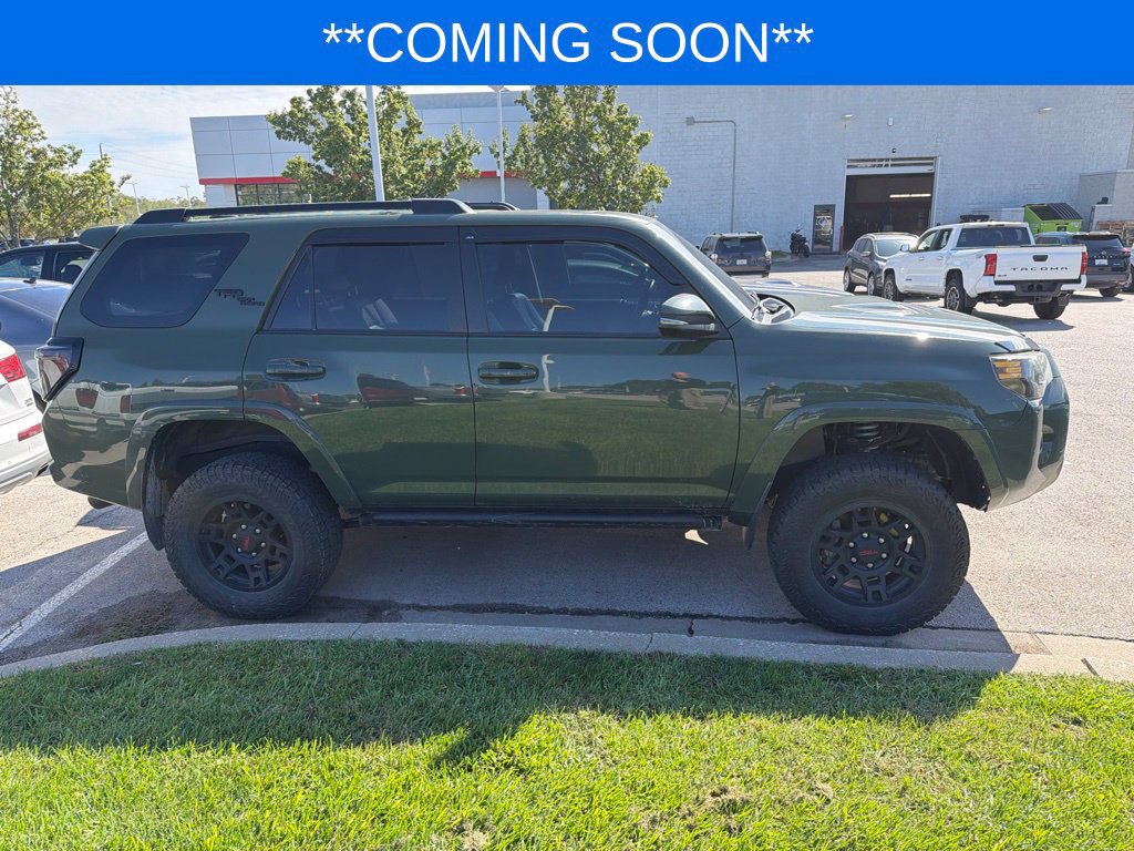 Used 2022 Toyota 4Runner TRD Off-Road Premium w/ Moonroof Package AWD/4WD image 4