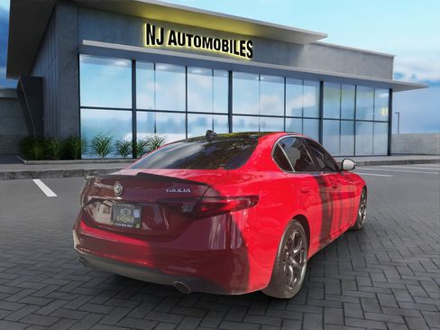 Used 2018 Alfa Romeo Giulia Ti w/ TI Leather Package image 7