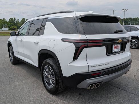 Used 2026 Chevrolet Traverse LT w/ Driver Confidence Package AWD/4WD image 8