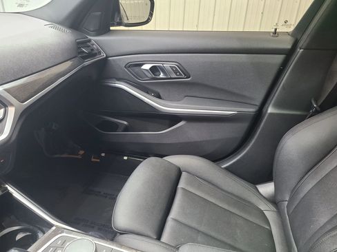 Used 2020 BMW 330i xDrive Sedan w/ Convenience Package image 25