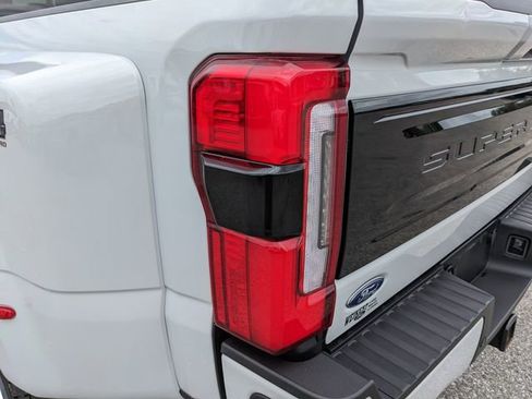 Certified 2025 Ford F450 Platinum w/ FX4 Off-Road Package AWD/4WD image 11
