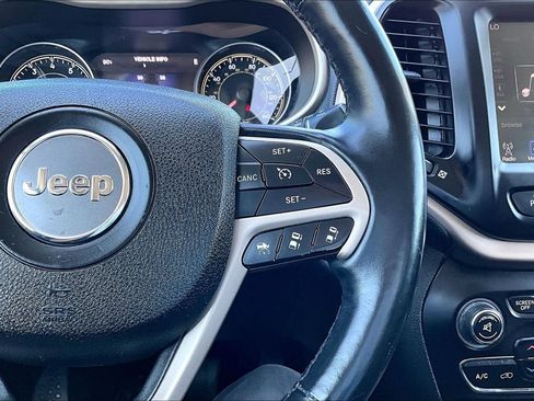 Used 2014 Jeep Cherokee Limited w/ Technology Group FWD image 7