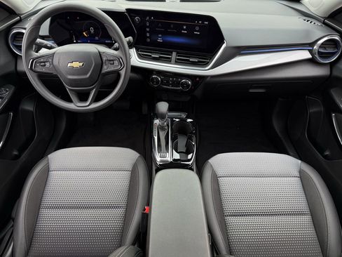 Certified 2024 Chevrolet Trax LT image 10