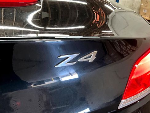 Used 2009 BMW Z4 sDrive35i image 10