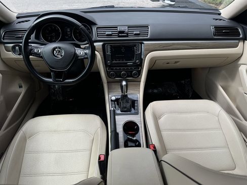 Used 2018 Volkswagen Passat 2.0T SE image 17