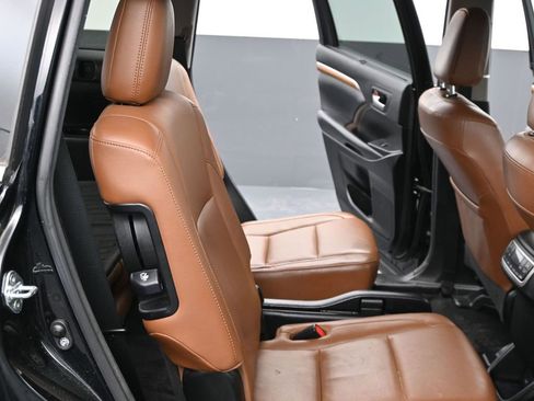 Used 2018 Toyota Highlander Limited Platinum image 32