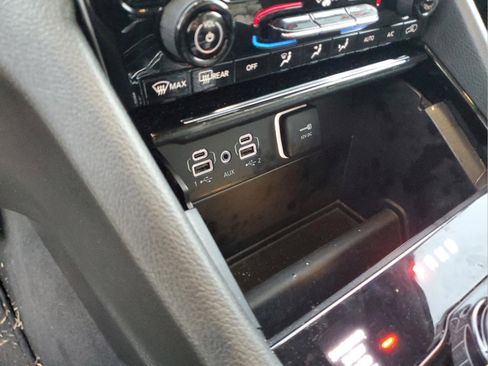 Used 2023 Jeep Grand Cherokee L Limited image 19