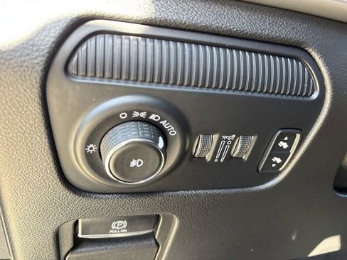 Used 2024 Jeep Wagoneer Series II w/ Flexible Seating Group image 30