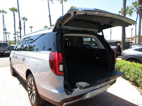 Used 2025 Ford Expedition Max Platinum w/ Driver's Package AWD/4WD image 25