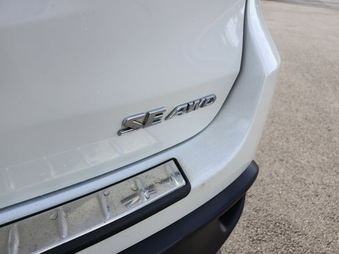 Used 2018 Toyota Highlander SE AWD/4WD image 24