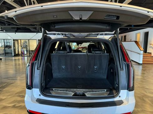 Used 2021 Cadillac Escalade Sport Platinum w/ Heavy-Duty Trailer Package image 26