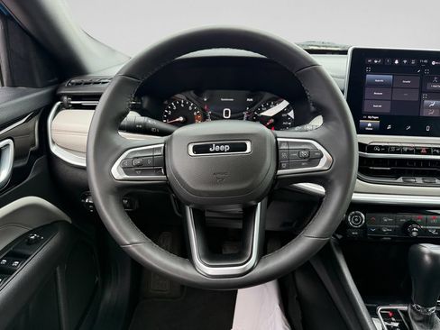 Used 2025 Jeep Compass Limited AWD/4WD image 14