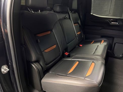 Used 2023 GMC Sierra 1500 AT4 w/ Technology Package AWD/4WD image 14