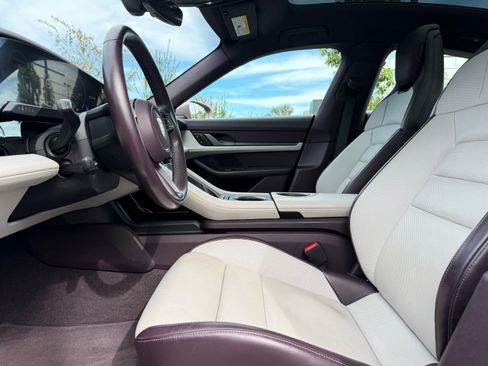 Used 2025 Porsche Taycan image 13