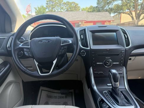 Used 2016 Ford Edge Titanium image 16