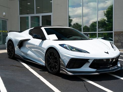 Used 2023 Chevrolet Corvette Stingray Preferred Cpe w/ Z51 Performance Package RWD image 6