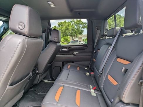 Used 2024 GMC Sierra 2500 AT4 w/ AT4 Premium Plus Package AWD/4WD image 14
