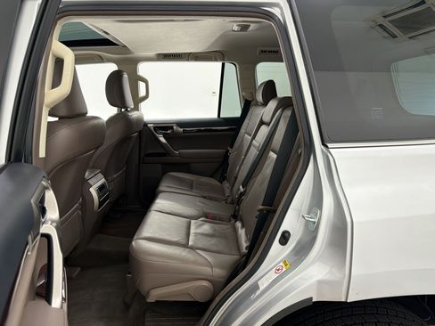 Used 2015 Lexus GX 460 w/ Premium Package AWD/4WD image 27