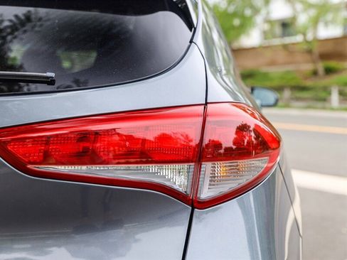 Used 2016 Hyundai Tucson SE w/ Option Group 02 FWD image 15