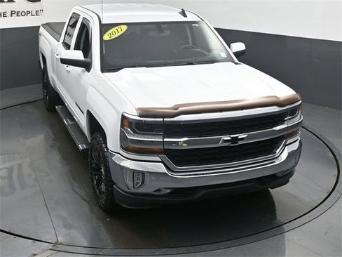 Used 2017 Chevrolet Silverado 1500 LT w/ All Star Edition image 42