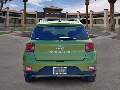 Used 2024 Hyundai Venue SEL FWD image 7