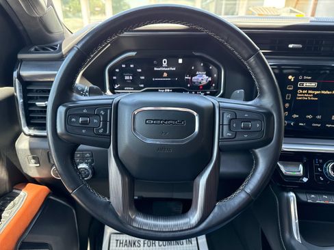 Used 2022 GMC Sierra 1500 Denali Ultimate AWD/4WD image 14