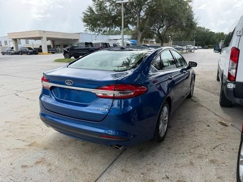 Used 2018 Ford Fusion SE FWD image 8