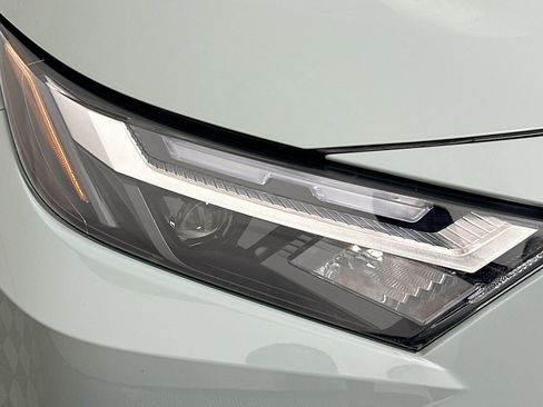 Used 2023 Toyota RAV4 XLE Premium FWD image 9