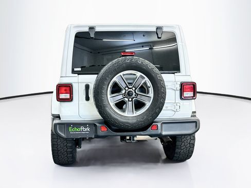 Used 2020 Jeep Wrangler Unlimited Sahara AWD/4WD image 7