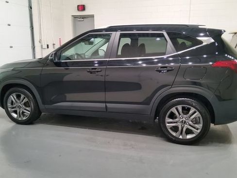 Used 2023 Kia Seltos S FWD image 4