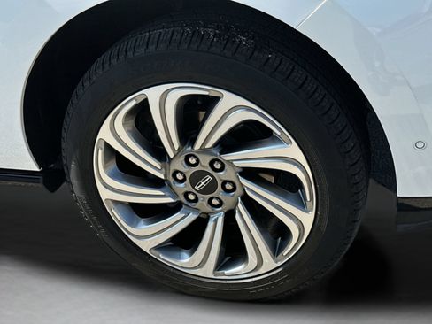 Used 2023 Lincoln Navigator Reserve AWD/4WD image 32