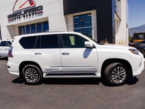 Used 2017 Lexus GX 460 Luxury AWD/4WD image 4