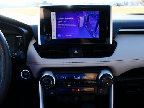 Used 2024 Toyota RAV4 XLE image 17