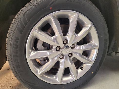 Used 2016 Jeep Cherokee Limited image 31