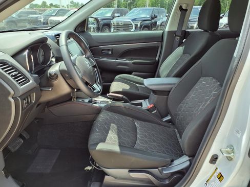 Used 2023 Mitsubishi Outlander Sport LE AWD/4WD image 16