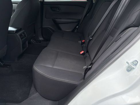 Used 2024 Nissan Rogue S AWD/4WD image 18