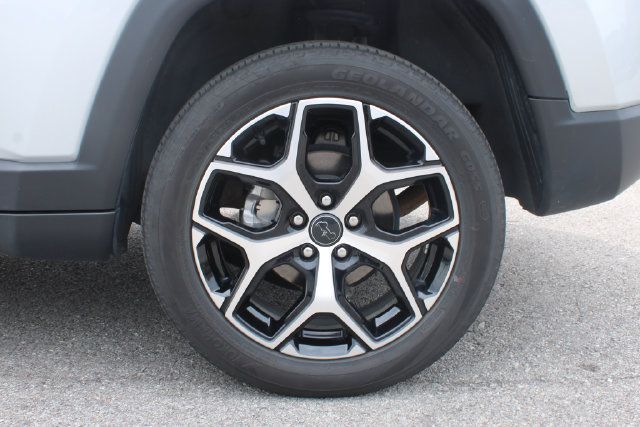 Used 2025 Jeep Compass Limited AWD/4WD image 35