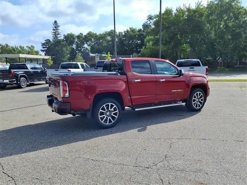 Used 2021 GMC Canyon Denali image 3