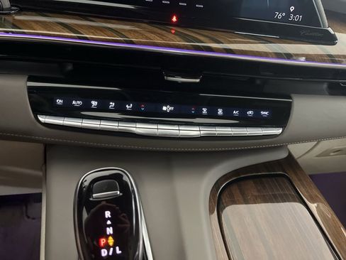 Used 2021 Cadillac Escalade Premium Luxury Platinum AWD/4WD image 78