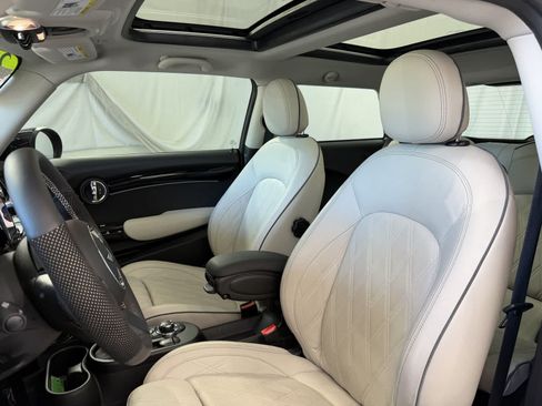 Certified 2024 MINI Cooper SE w/ Signature Upholstery Package FWD image 11