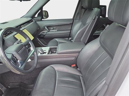 Used 2024 Land Rover Range Rover Long Wheelbase Autobiography image 16